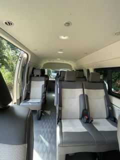 Shuttle Services CR Minivan 5pax fotografía interior