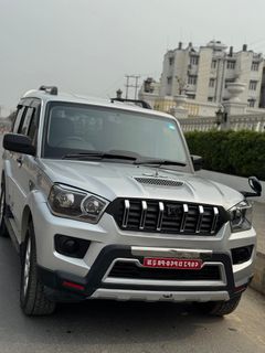 New Road Travels and Tours Standard 6 pax عکس از خارج