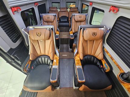 Cat Thien Hai Travel Super VIP inside photo