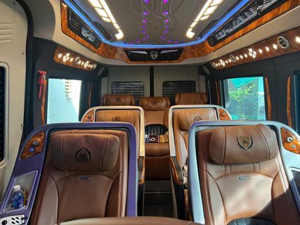 Cat Thien Hai Travel Super VIP inside photo