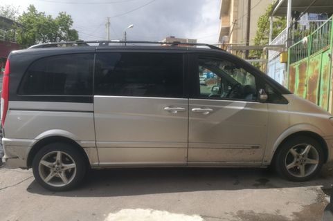Cheap Transportation Minivan خارج الصورة