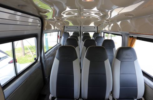 VM Travel Van 10pax 室内照片