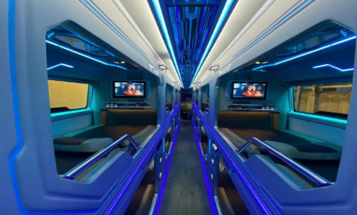 Sapa Express VIP Cabin upper berth inside photo