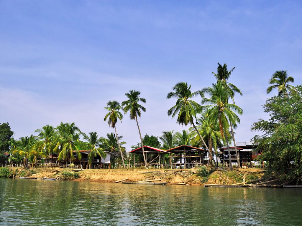 Vans from Siem Reap to Champassak