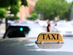 Taxi