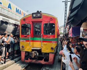Maeklong Railway Market. Credit: Unsplash.